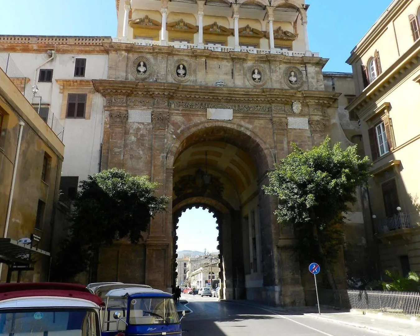 Orleans Apartments Palermo 0*,
